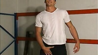 Str8 dudes have a fiddle for cash Why Not?