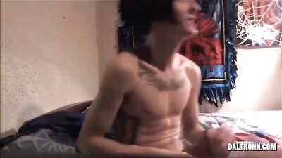 Gay Twinks Handjob: Daltons Sexy Adventure