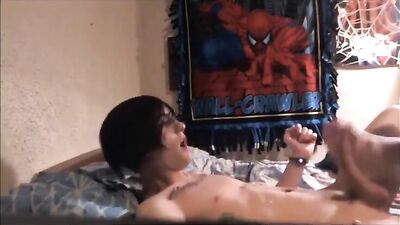 Gay Twinks Handjob: Daltons Sexy Adventure