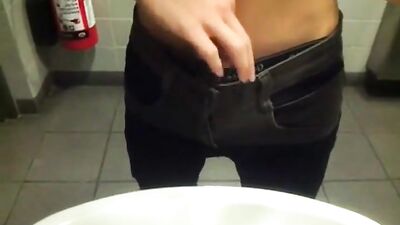 Gay Amateur Boys Porn - Sink Jerk Session!