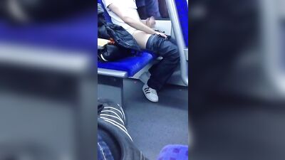 Boys Porn Wichsen im Zug: The Ultimate Gay Train Sex Experience!