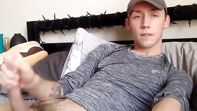 Gay Porn in Nike Sportswear: Big Cocks and Exciting Cum Shots