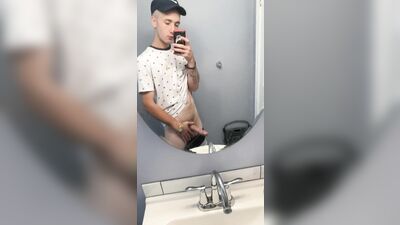 Gay Porn Showdown - Reflecting Dick and Mirror Boys!