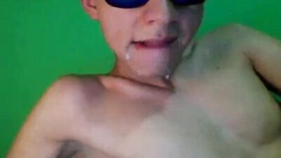 Gay Porn Smooth Hot Amateur Twink Boy - Steamy Exposure on the Streets!