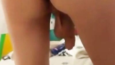 Gay Porn Video: Amateur Cum Shots and Handjobs with 22 Berlin Boys!