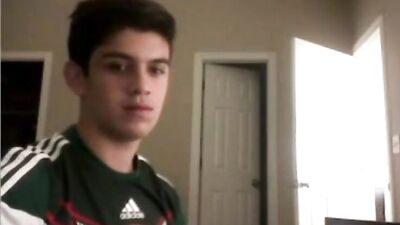 Beautiful Boy Porn Shows his Big and Nice Ass