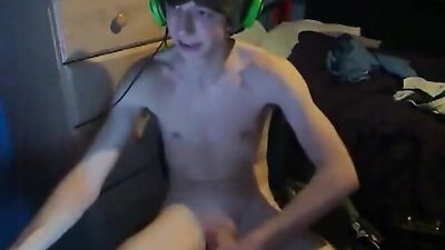 Gay Teen Cashing In!