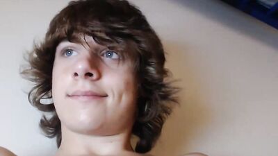 Gay Teen Porn: Yummy Boys Delivering Heat!