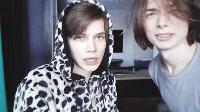 Adorable Gay Fun Day Amateur Tube Couple!