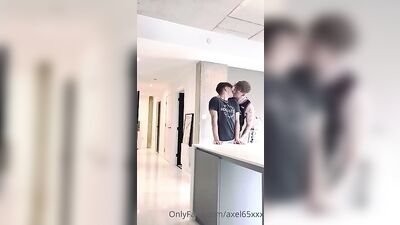 Bro-Down Cock Fest: Big Muscle Boys Bareback Action!