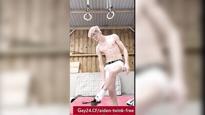 Young & Wild: Cute Twink Jerks Off in the Car and Park!