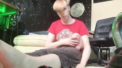 Young Twink Feet and Body Show