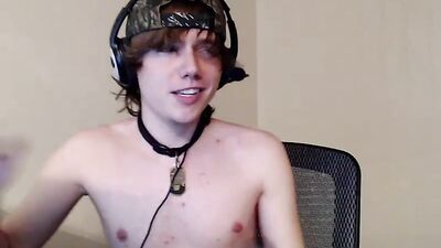 Gay Tube Ryescar - Shopping Spree Web-Cam Show with Huskyfox330