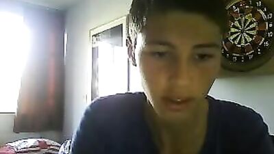 Gay Porn Amateurs Cumming on Handjobs