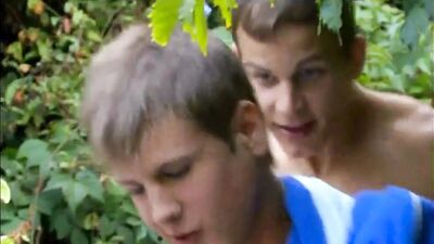 Gay Porn Hook-Ups: Beach Oral Explosions!