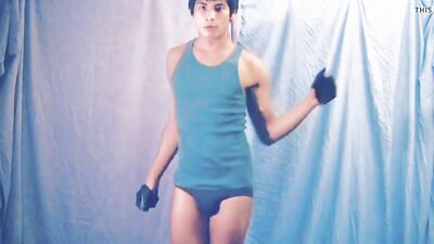 Gay Teen Strips Off in Steamy Web-Cam Action!