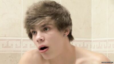 Justins Cum Surprise: Bareback Blond Boys Orgasms!