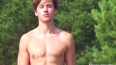 Outdoor Twinks Exposure: Natural Maleness Porn!