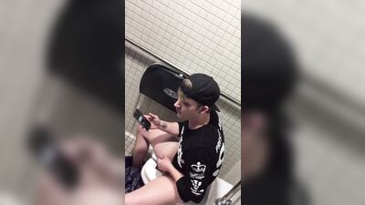 GayPornVideos BigCocksFetishHandjob CutieJerkingInNextStall TeenPornVideos