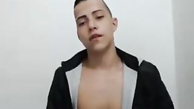 Gay Webcam Teen Porn Wanker Show: Up Close and Personal