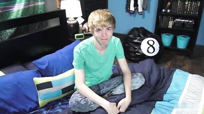 Gay Tube Boys Porn Life on a Bed - Exploring Gay Sexuality in the Bedroom!