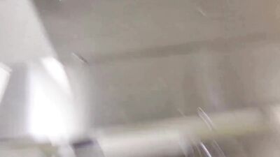 Chico rubio es follado en el baño del aeropuerto boys porn