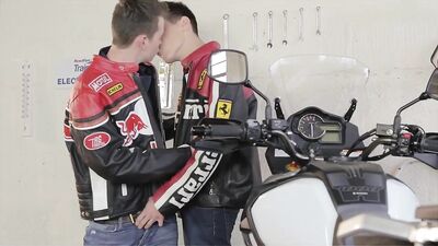 Motorcycle Twinks: Steamy Bareback Gay Porn Action!