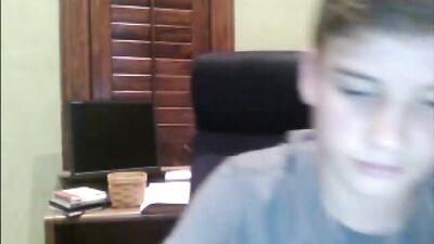 Young Gay Cam Boy: Adorable Amateur Web-Cam Teenage Twink