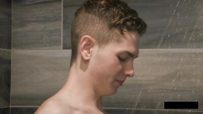 Young & Bareback Smoothies: Exploring Gay Porns Hottest Trend!