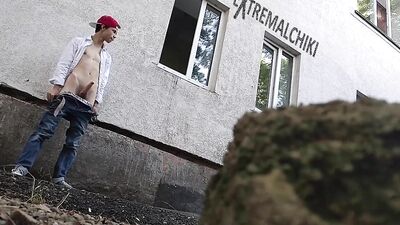 Outdoor Cumming: Young Boy Porns Next Adventure!