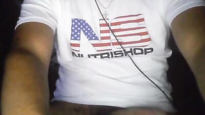 Solo Web-Cam Big Cocks: Bedtime Jackoff Fun!