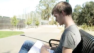 Gay Hook-up in Public Park - Explosive Action