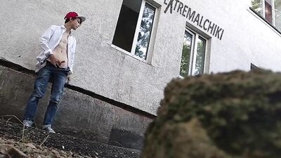 Outdoor Solo Jerk-Off: Boys Porn in Action!