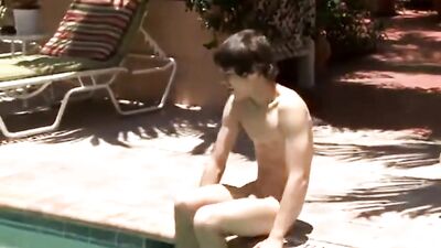 Gay Teen Pool Orgies - Blowing A Group Of Guys