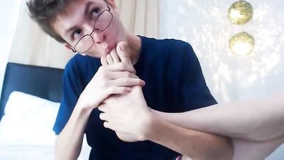 Gay Porn - Foot Worship, Cum & More with Sexy Nerds