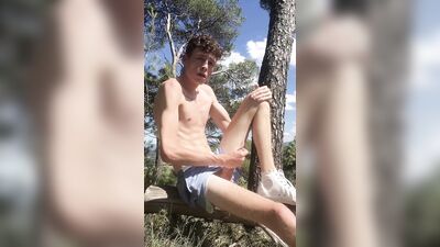 Forest Pride: Skinny Twinks Outdoor Cumshot Explosion!