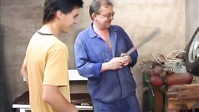 Gay Porn: Cum Eating Bareback Daddies