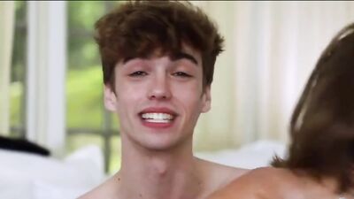 Bareback Twinks: Cum Shots and Big Cocks