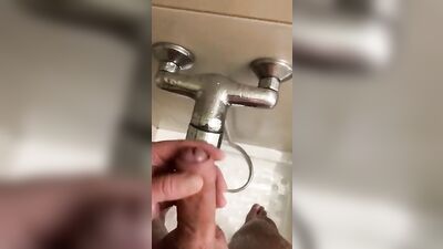 Hotel Desire: Steamy Shower Encounters in the Heart of the City