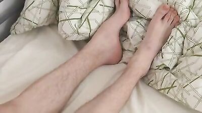 Gangbang & Cumshots: Big Teen Boys Home In Bed Gay Porn!