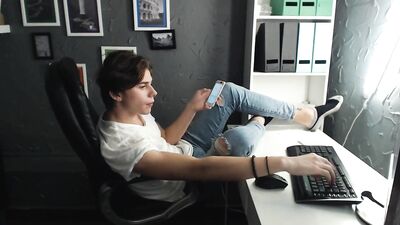 Gay Teen Cam Jizz-Off with Sam