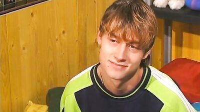 Gay Porn Fever: Amateur Ass Play with Patrick and Friends