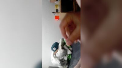 Jerking off Gay Porn - Bisexual Cum Shots Solo