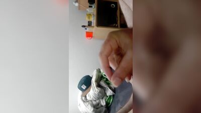 Jerking off Gay Porn - Bisexual Cum Shots Solo