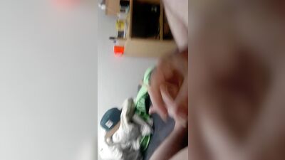 Jerking off Gay Porn - Bisexual Cum Shots Solo