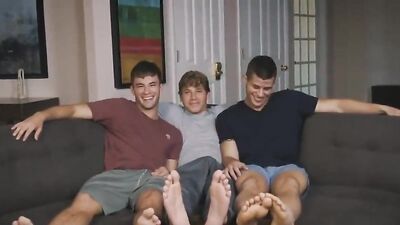 Gay Porn Threesome - Bareback Boys!
