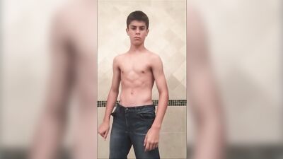 Flexing, Wanking and Finger-fucking Gay Boys Asses for You!