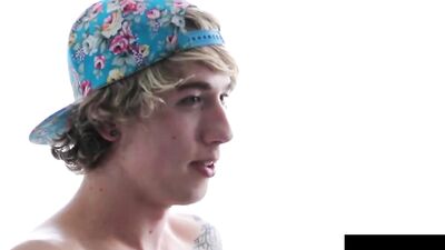 Young Twinks Raw Gay Porn Experience: David at Noon