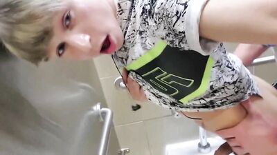 Blind Date Ass Play: Airport Layover Quickie Revenge!