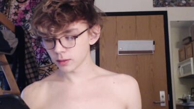 Gay Teen Cam Boy Jerking Off - Exploring New Heights!
